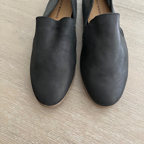 Black Slip-On Lucky Brand Shoes - Picture 3 of 8